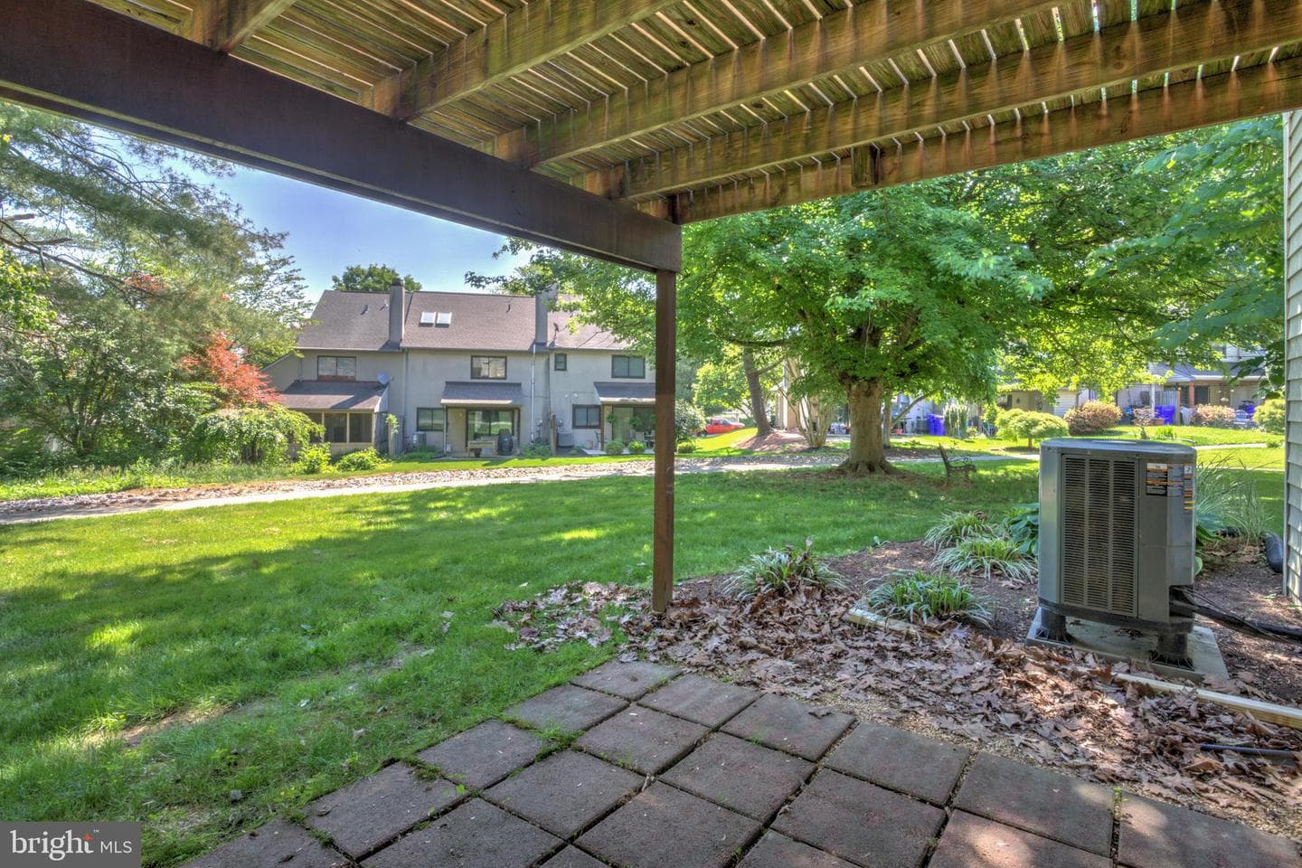 450 Stonegate Court photo 9