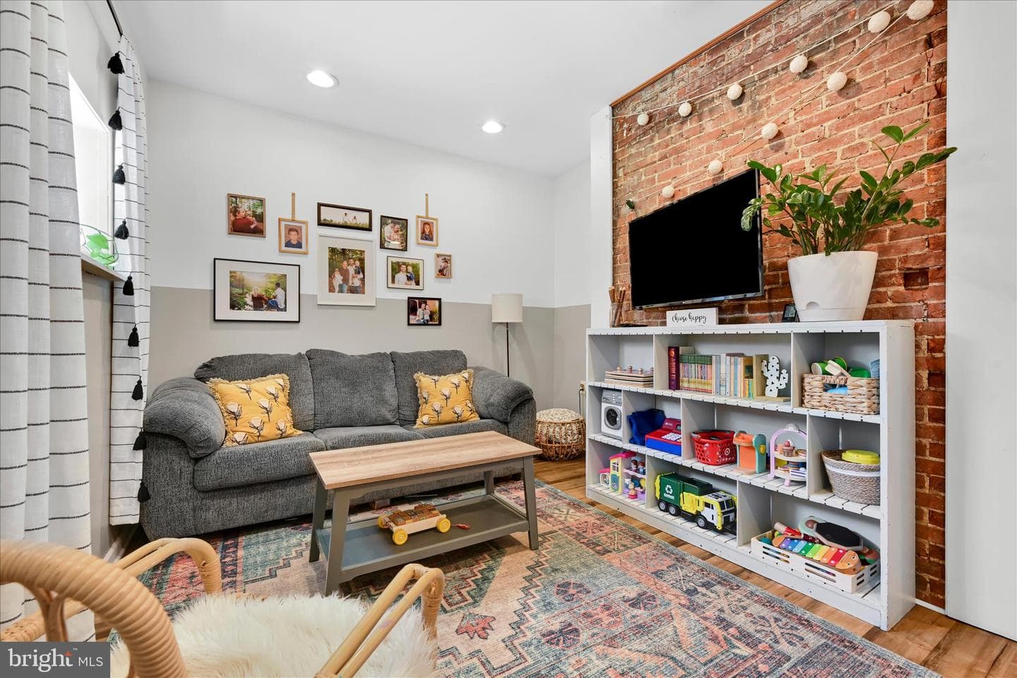 629 S Prince Street photo 12