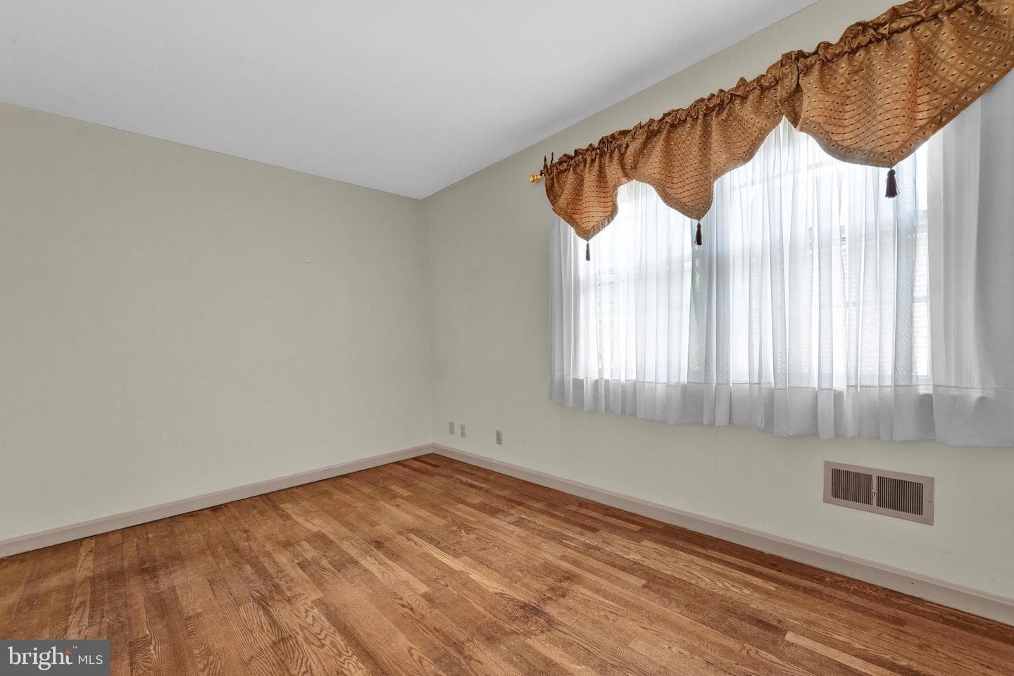 156 Conestoga Boulevard photo 19
