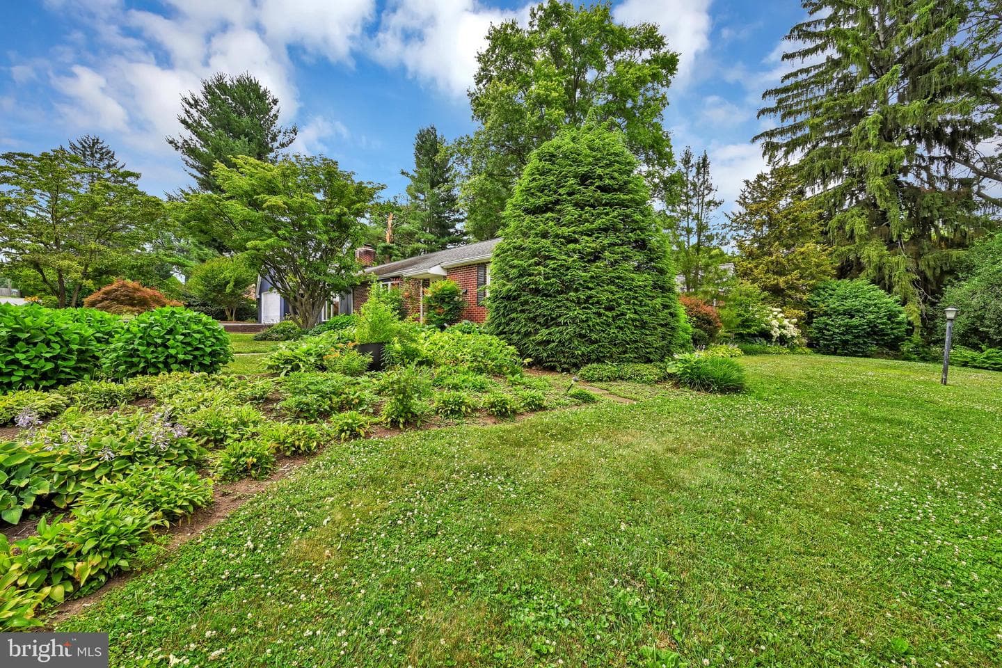 156 Conestoga Boulevard photo 4