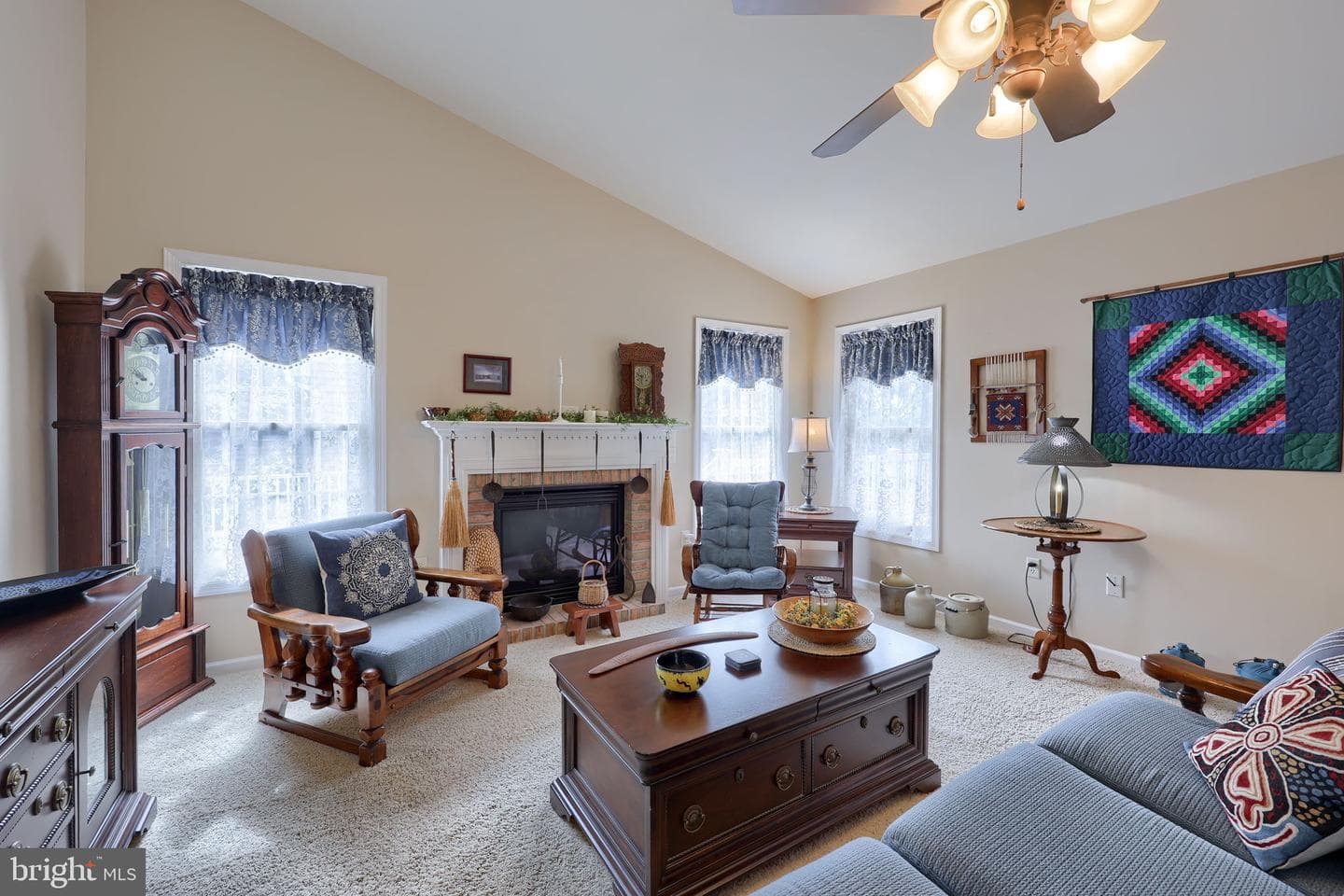 1042 Cambridge Drive photo 12