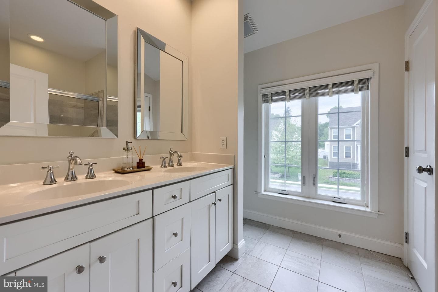 1129 Edgemoor Court photo 45