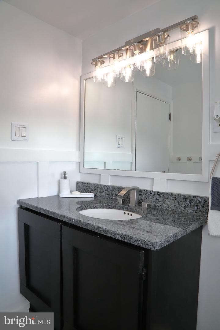 113 E Franklin Street photo 23