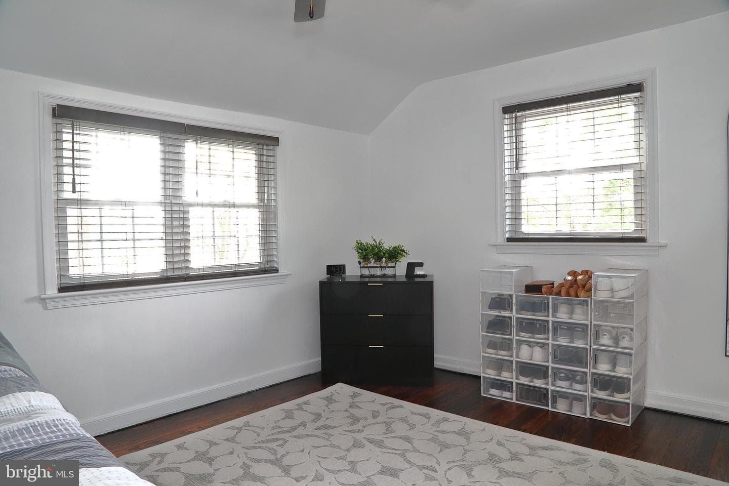 113 E Franklin Street photo 27