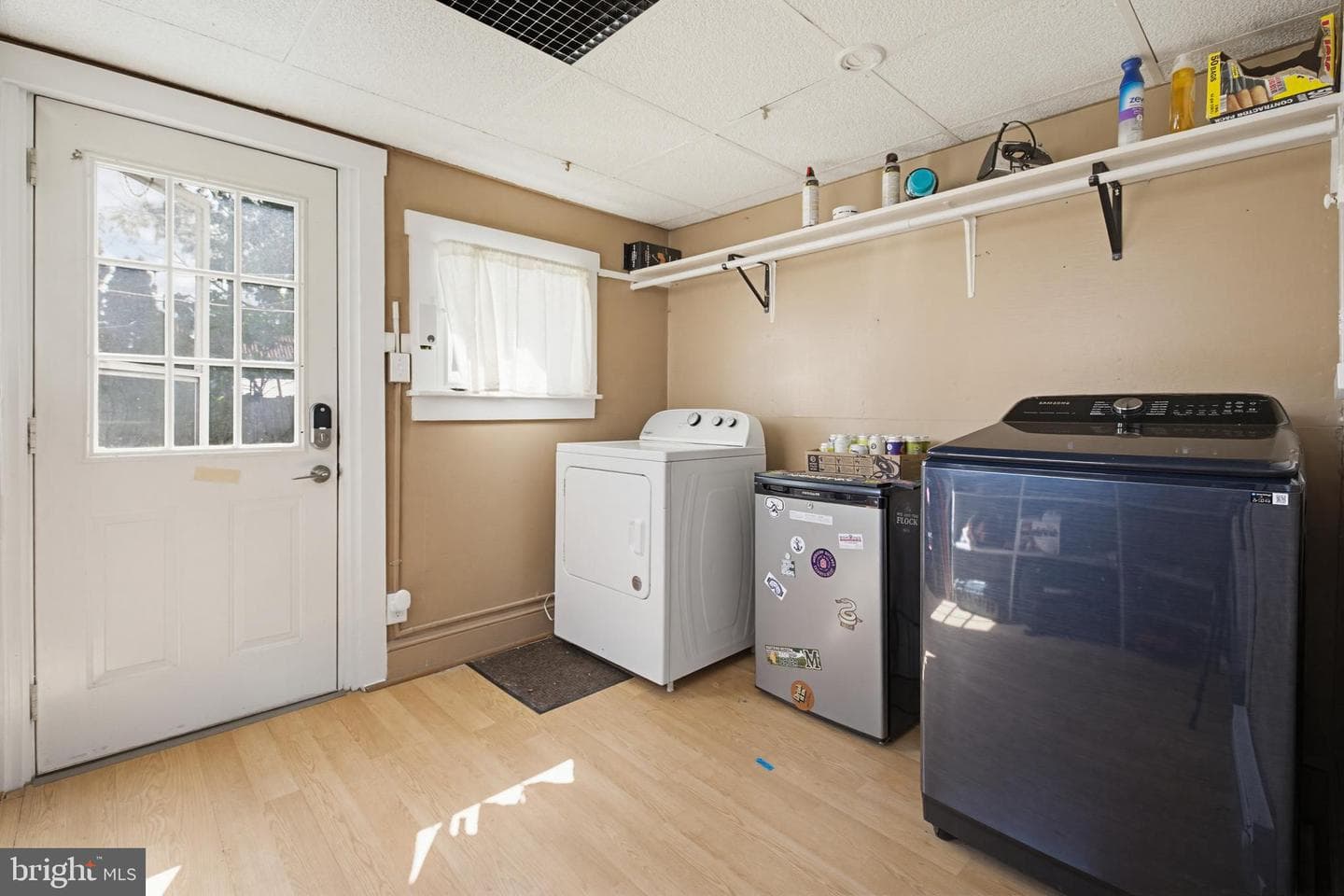 715 N Queen Street photo 27