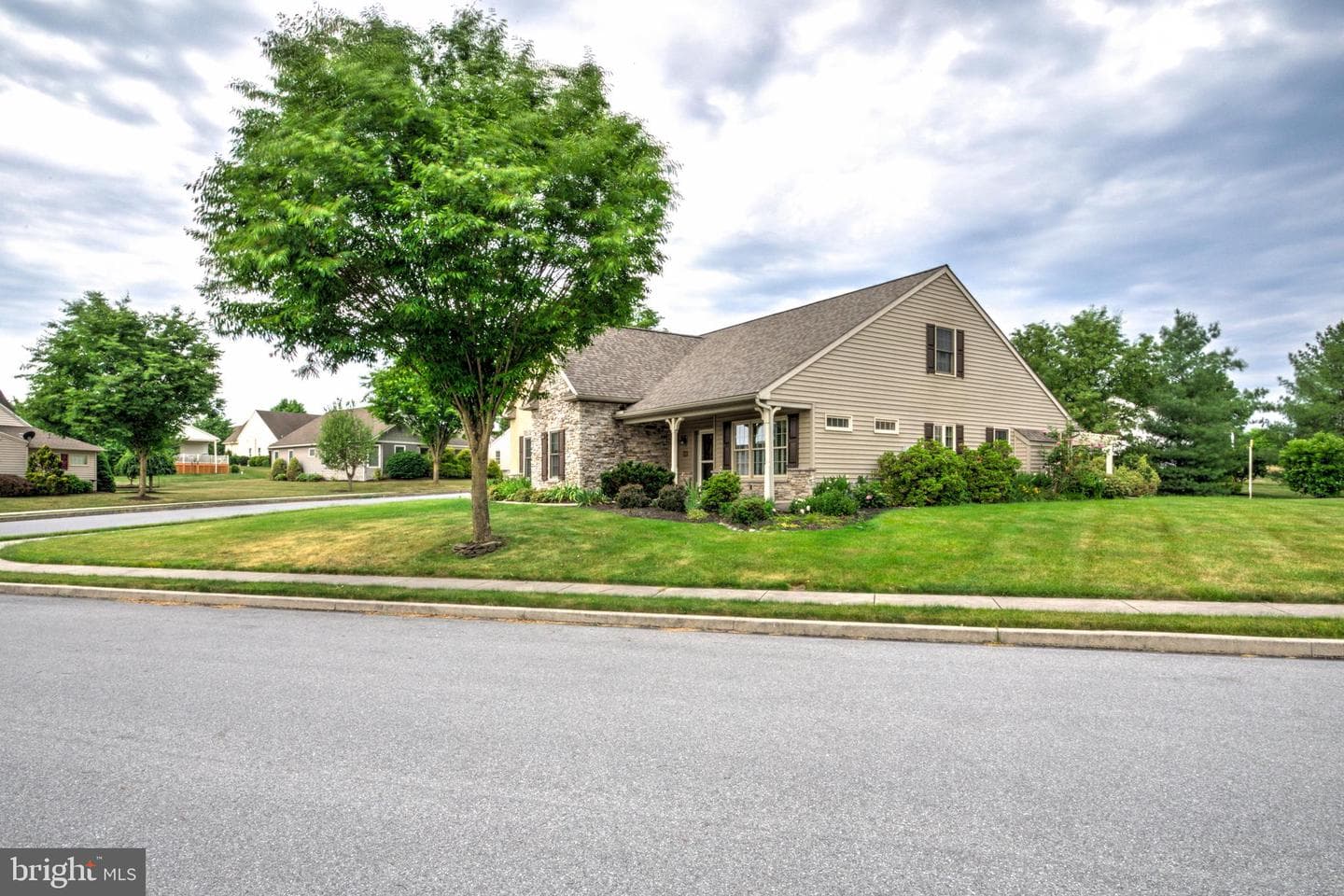 749 Heather Ridge photo 4