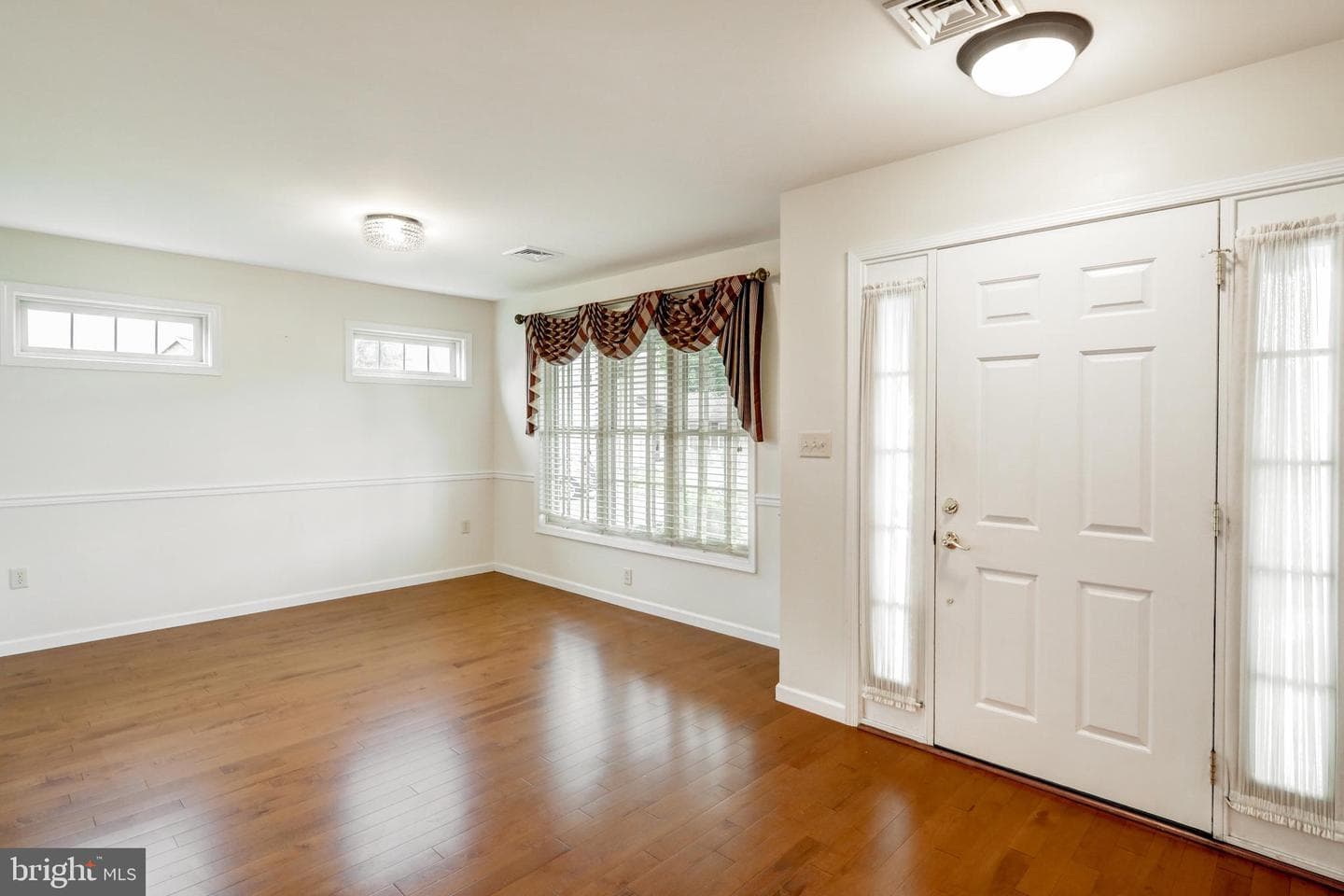 749 Heather Ridge photo 6