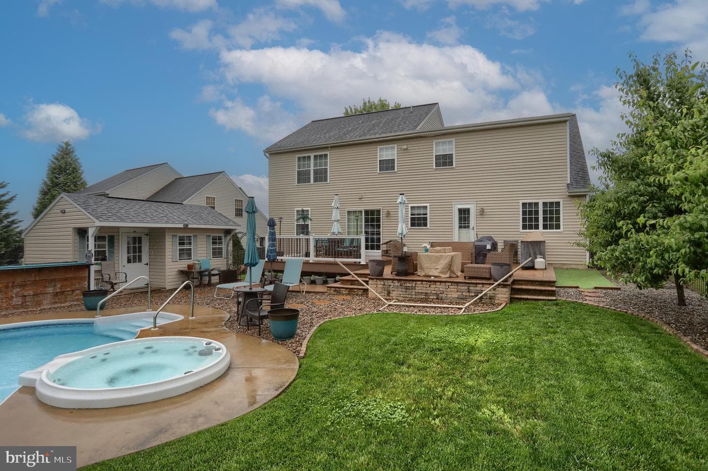 14 Tower Drive photo 40