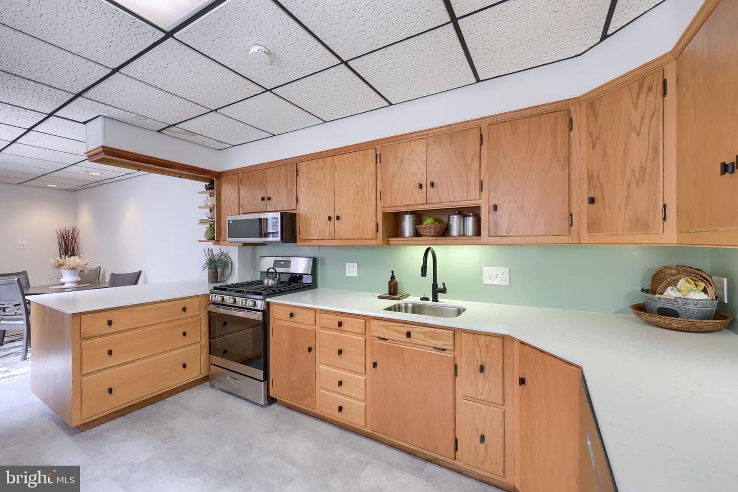 352 W Orange Street photo 17