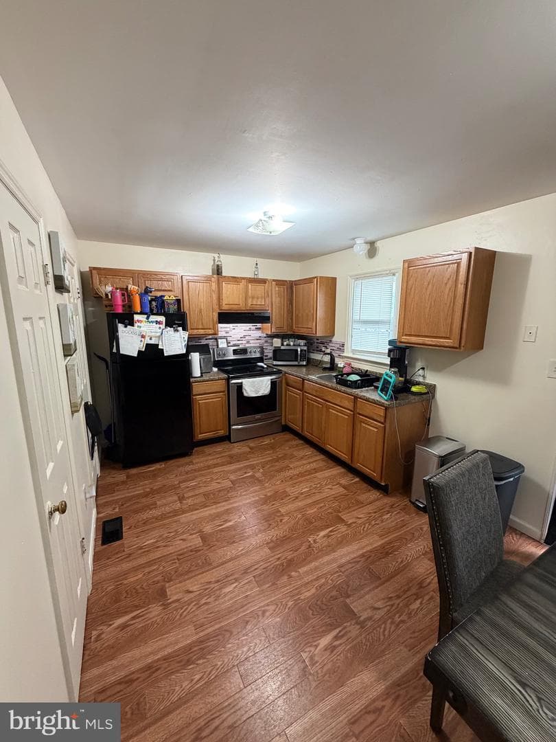 698 Topaz Drive photo 7