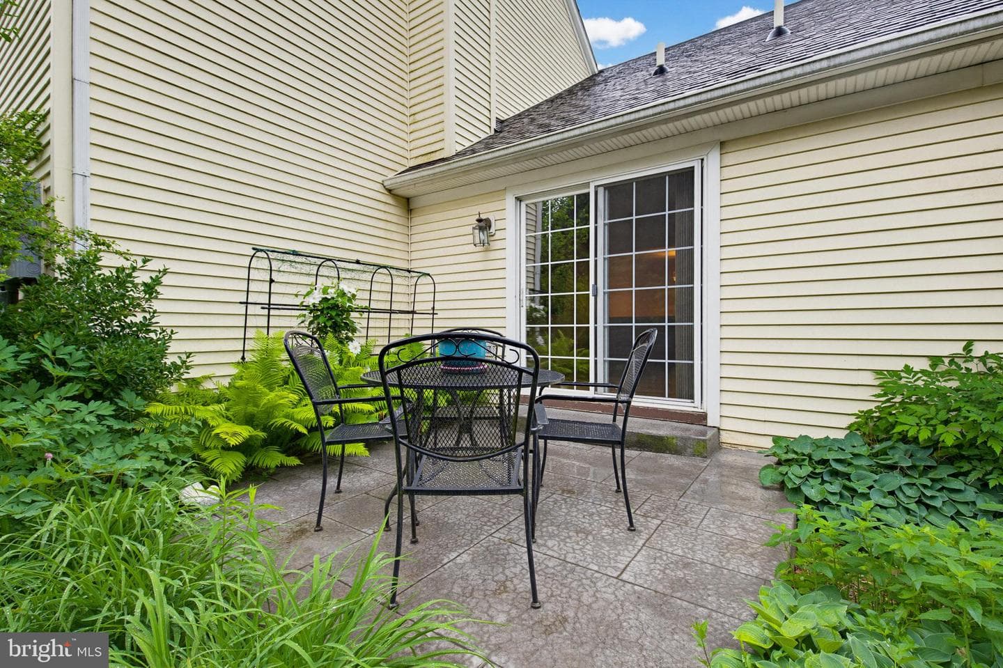 1037 Kent Garden photo 8
