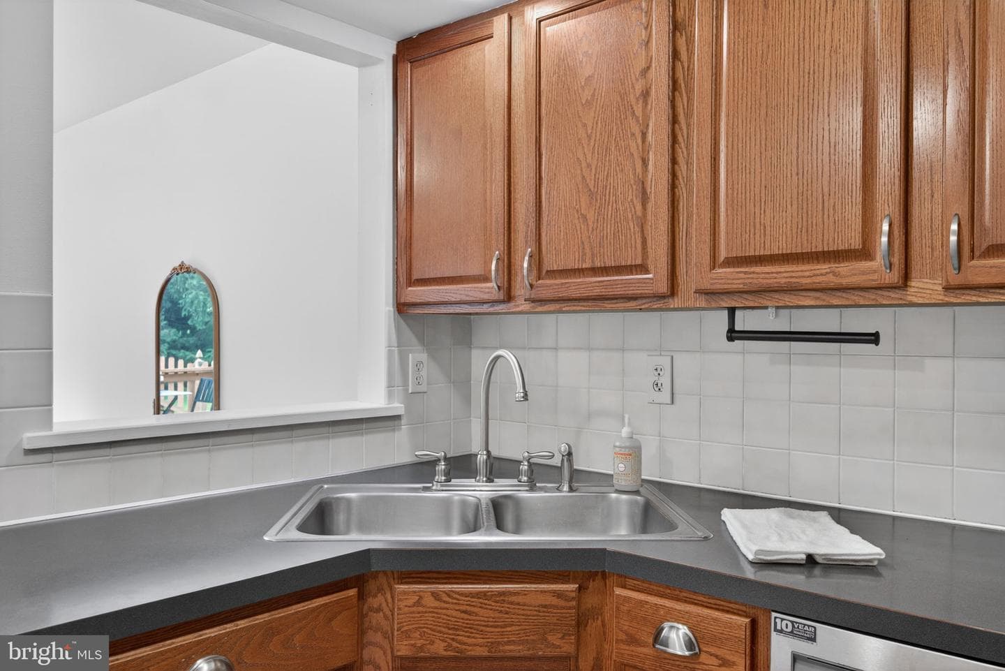 4072 Laurel Lane photo 9