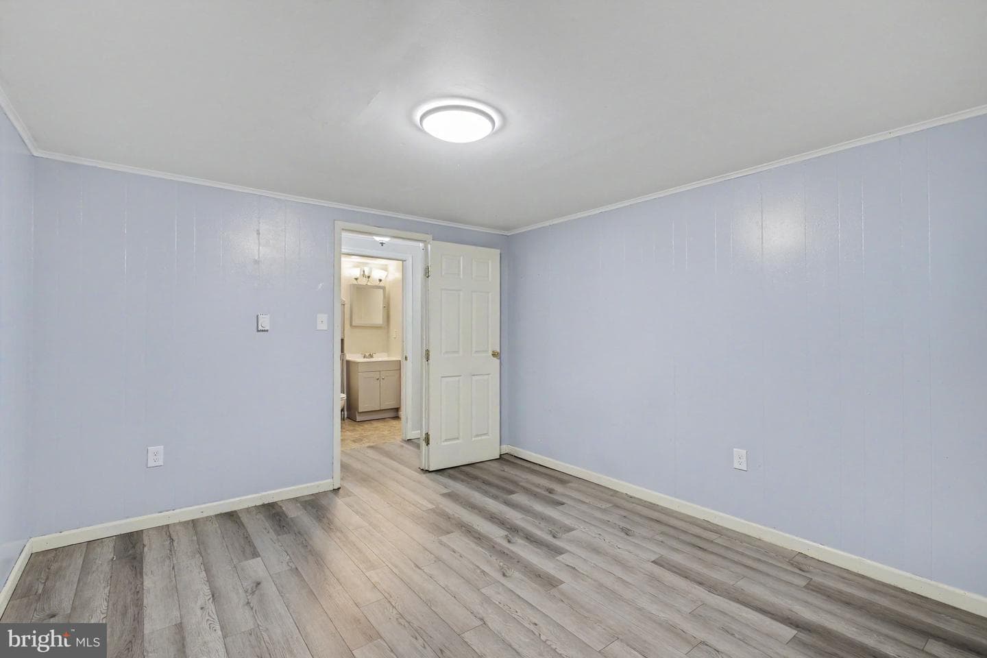 541 Golden Street photo 18