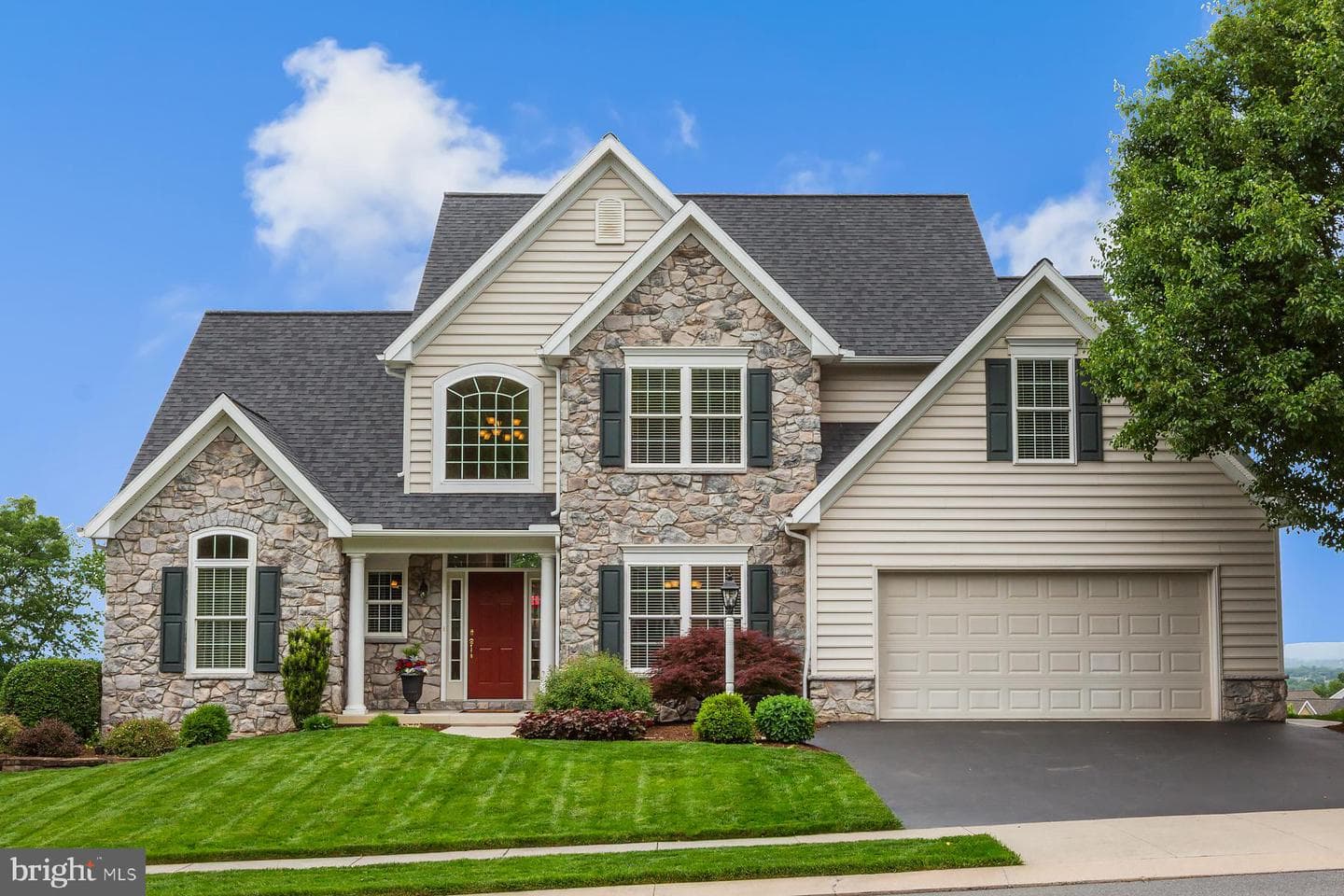 572 Eagles View