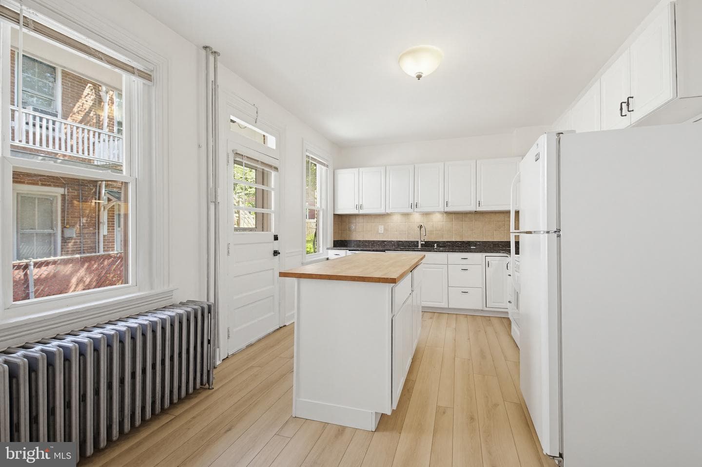 556 W Orange Street photo 19