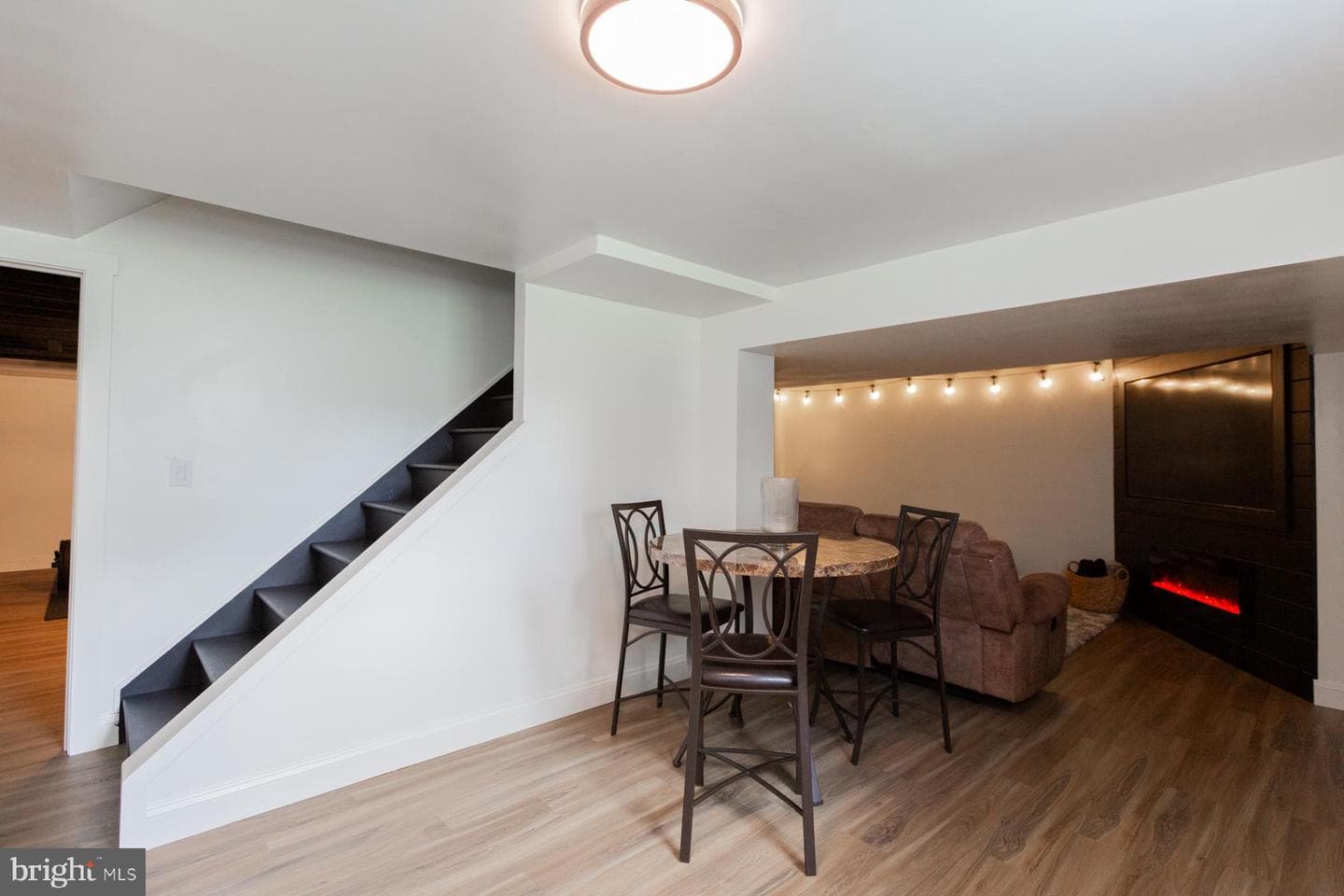 26 Apricot Avenue photo 48