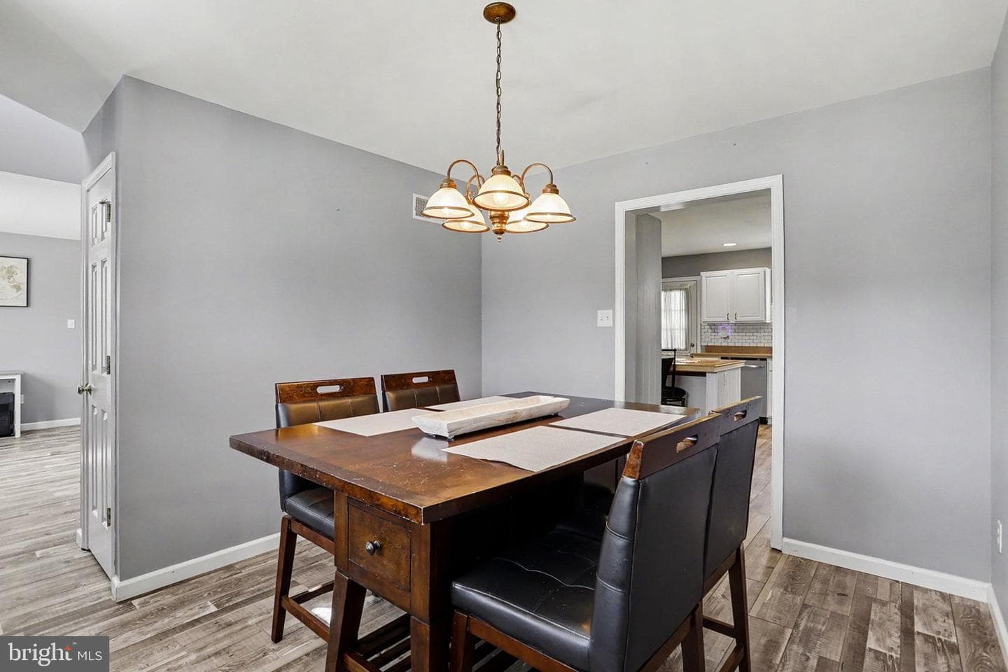 138 N River Street photo 11