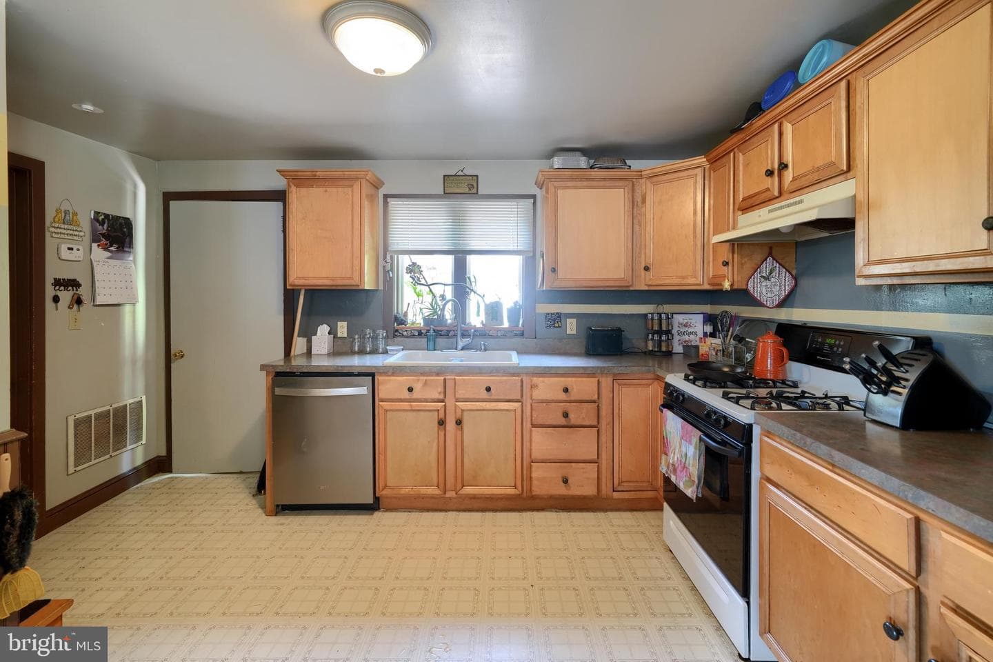 44 S Soudersburg Road photo 12