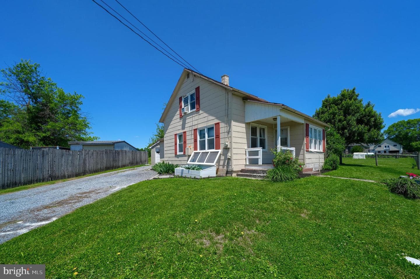 44 S Soudersburg Road photo 3
