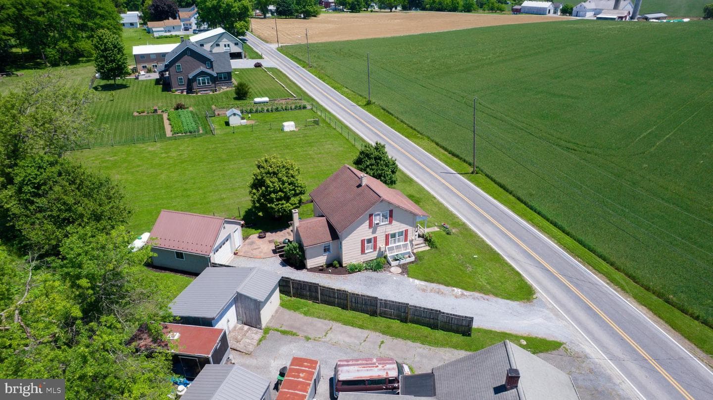 44 S Soudersburg Road photo 41