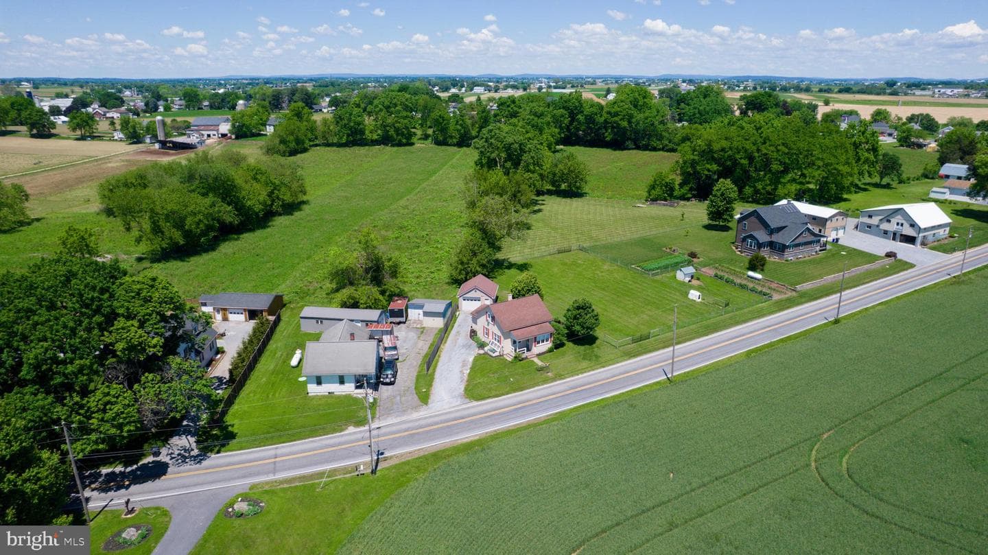 44 S Soudersburg Road photo 42
