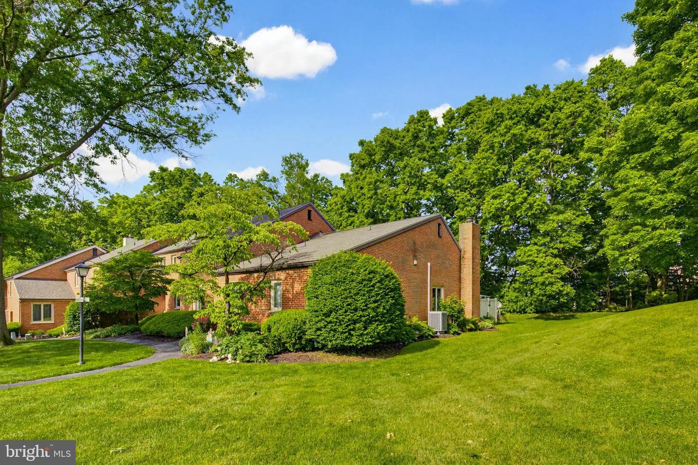 20 Beechtree Lane photo 4