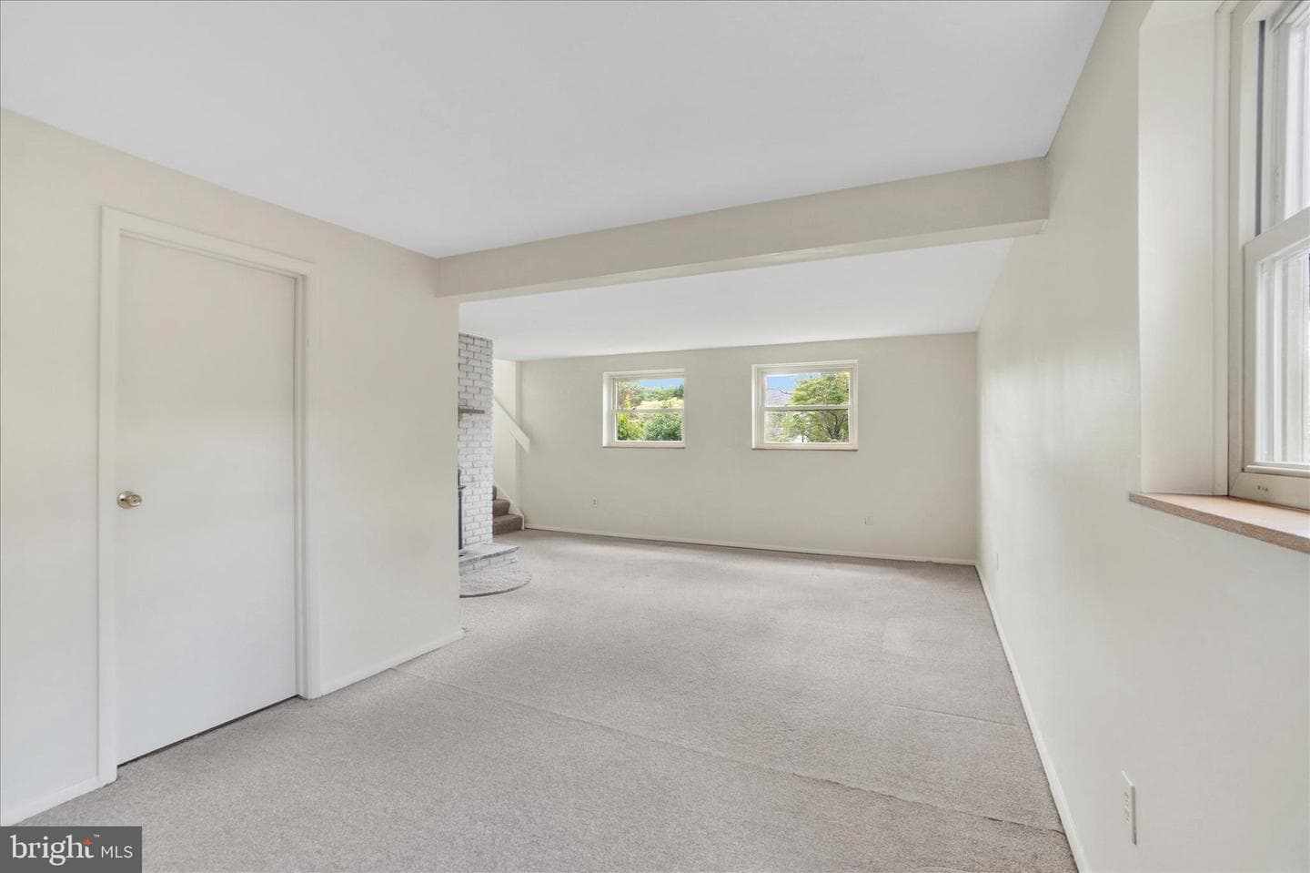 112 Nicholas Road photo 18