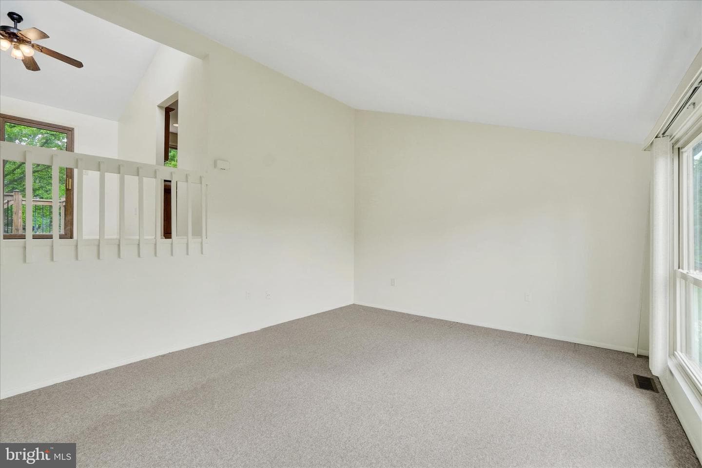 112 Nicholas Road photo 5