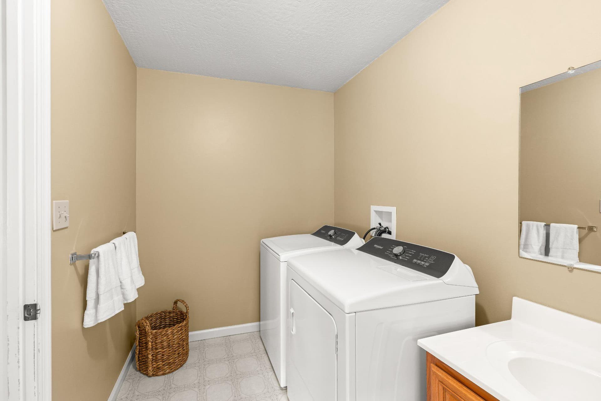 443 Crosswinds Drive photo 11