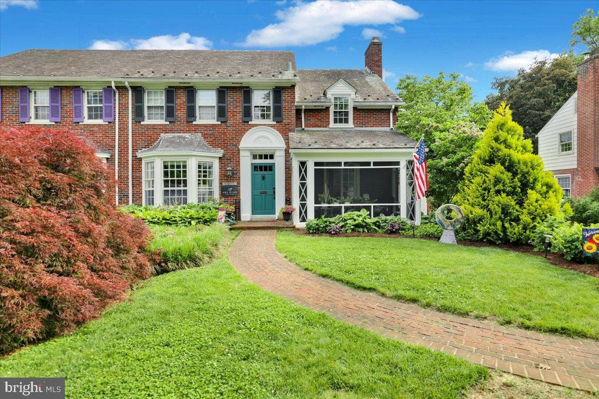 830 Grandview Boulevard photo 1