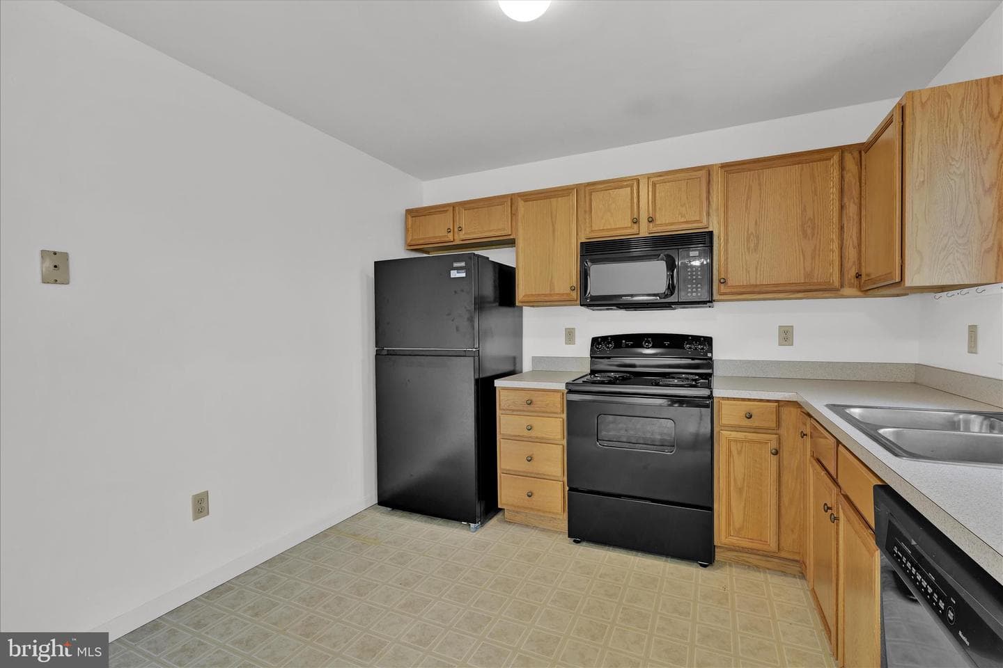 712 Knoll Drive photo 13