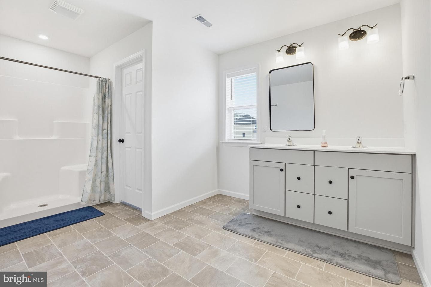 1525 Village Road photo 33