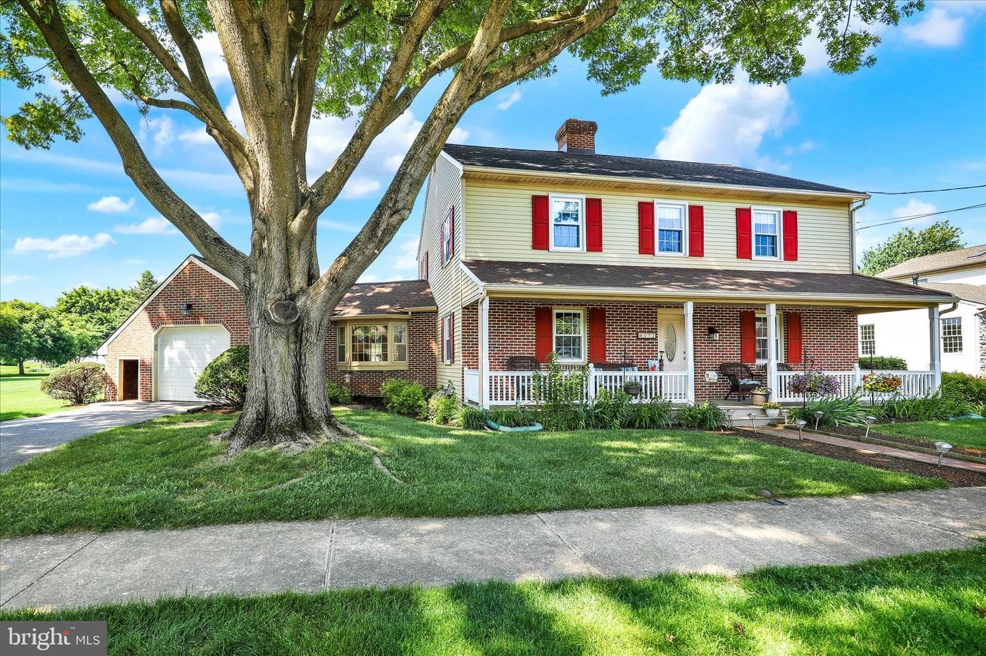 172 N Linden Street photo 1
