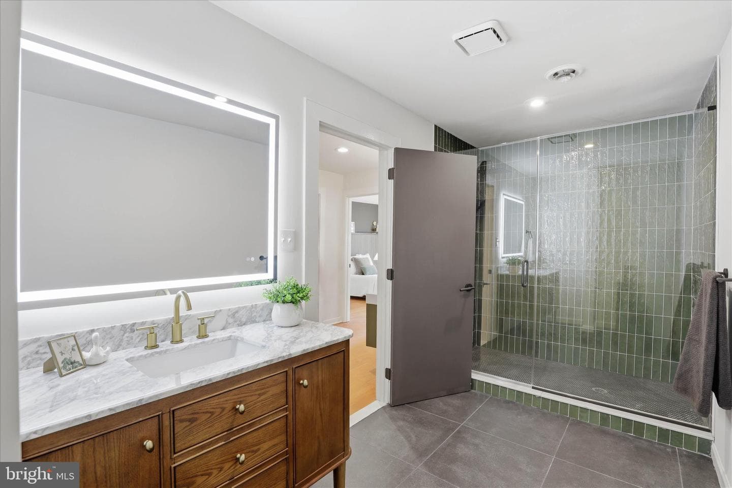 16 E Walnut Street photo 33