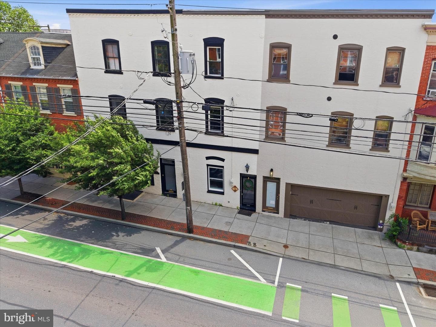 16 E Walnut Street photo 4