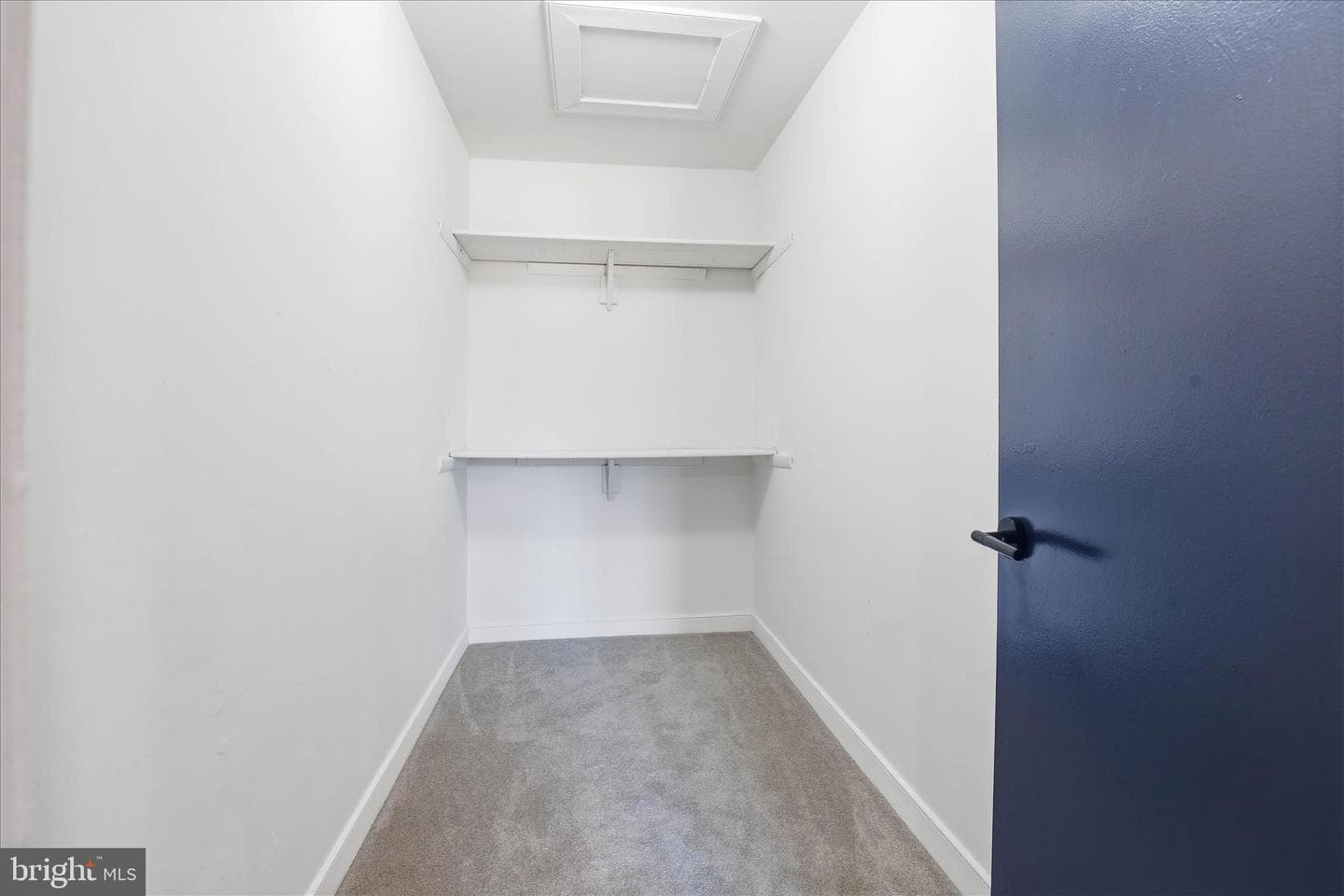 16 E Walnut Street photo 53