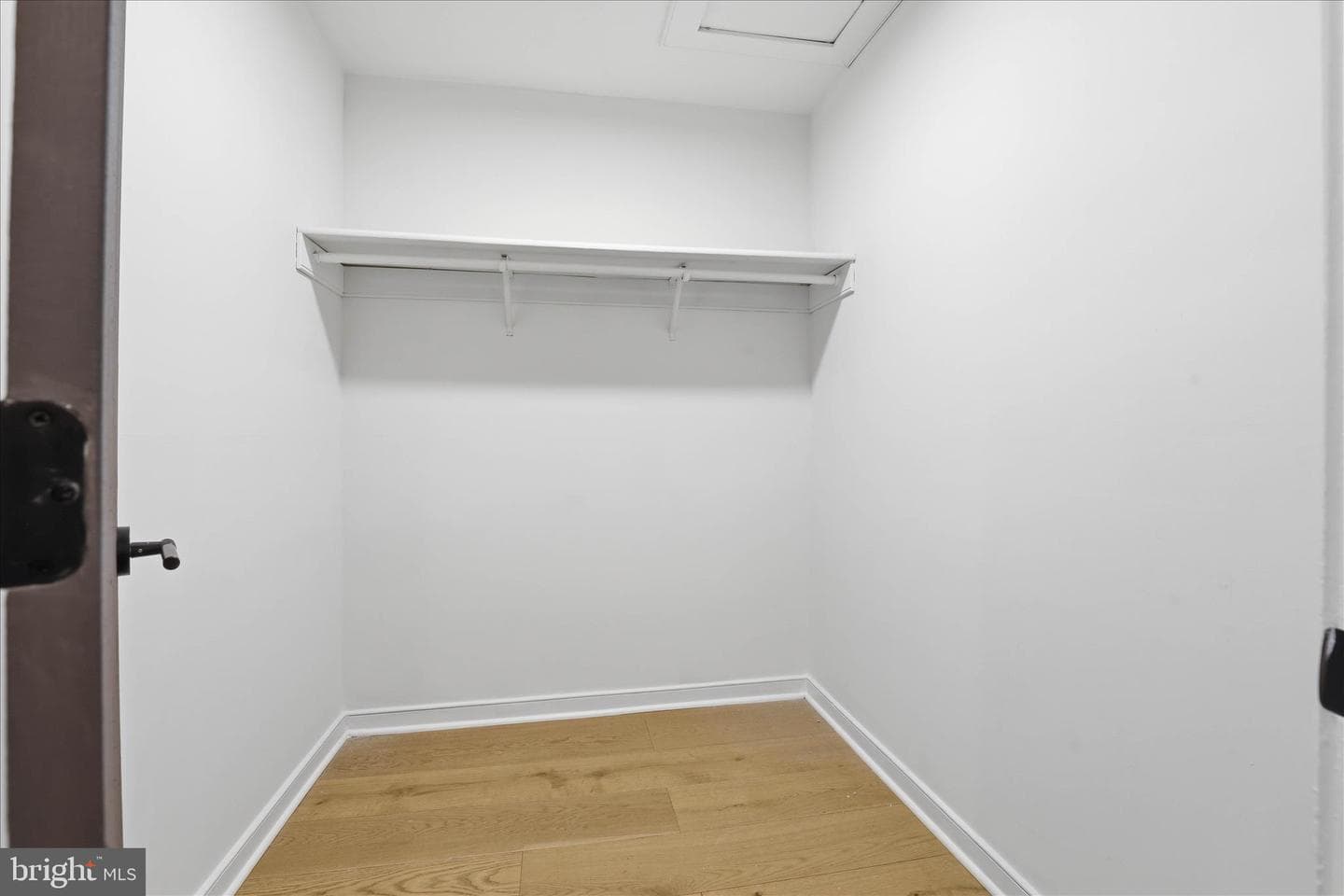16 E Walnut Street photo 56