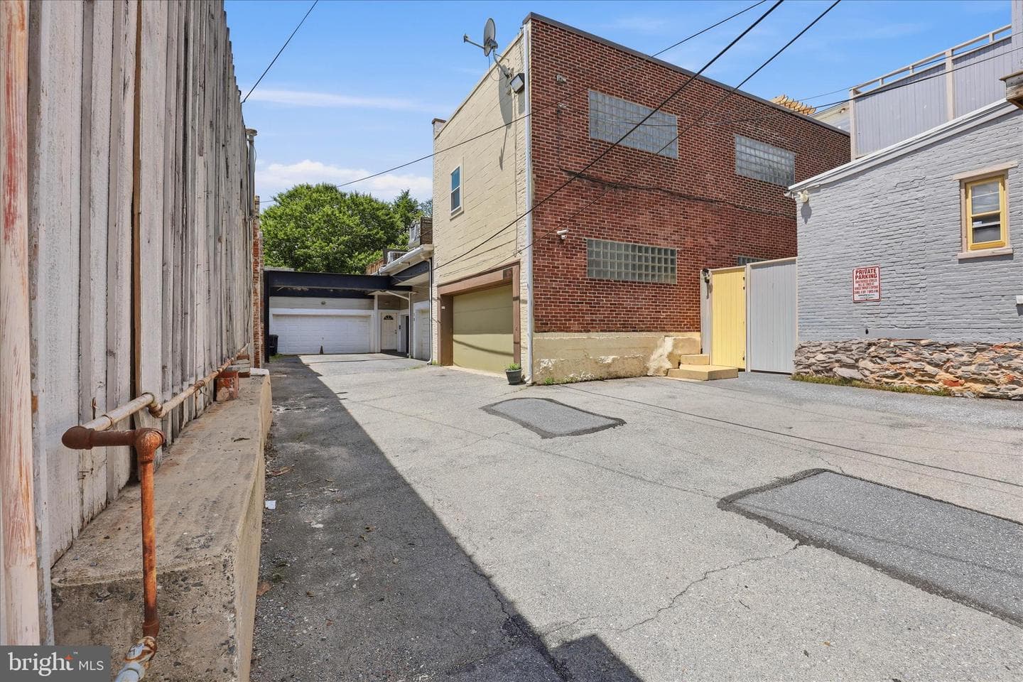 16 E Walnut Street photo 62
