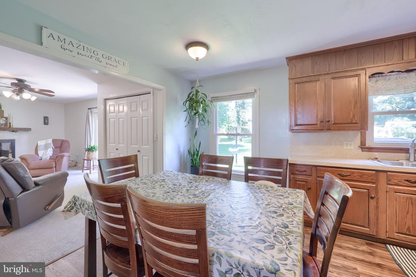 219 Tobacco Road photo 10