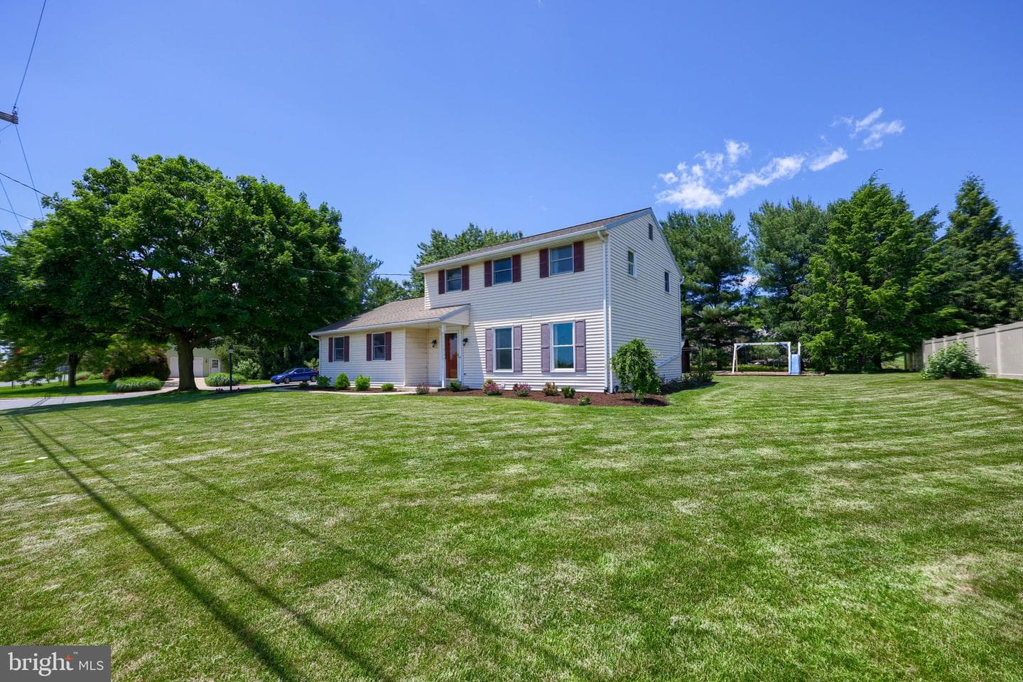 219 Tobacco Road photo 3