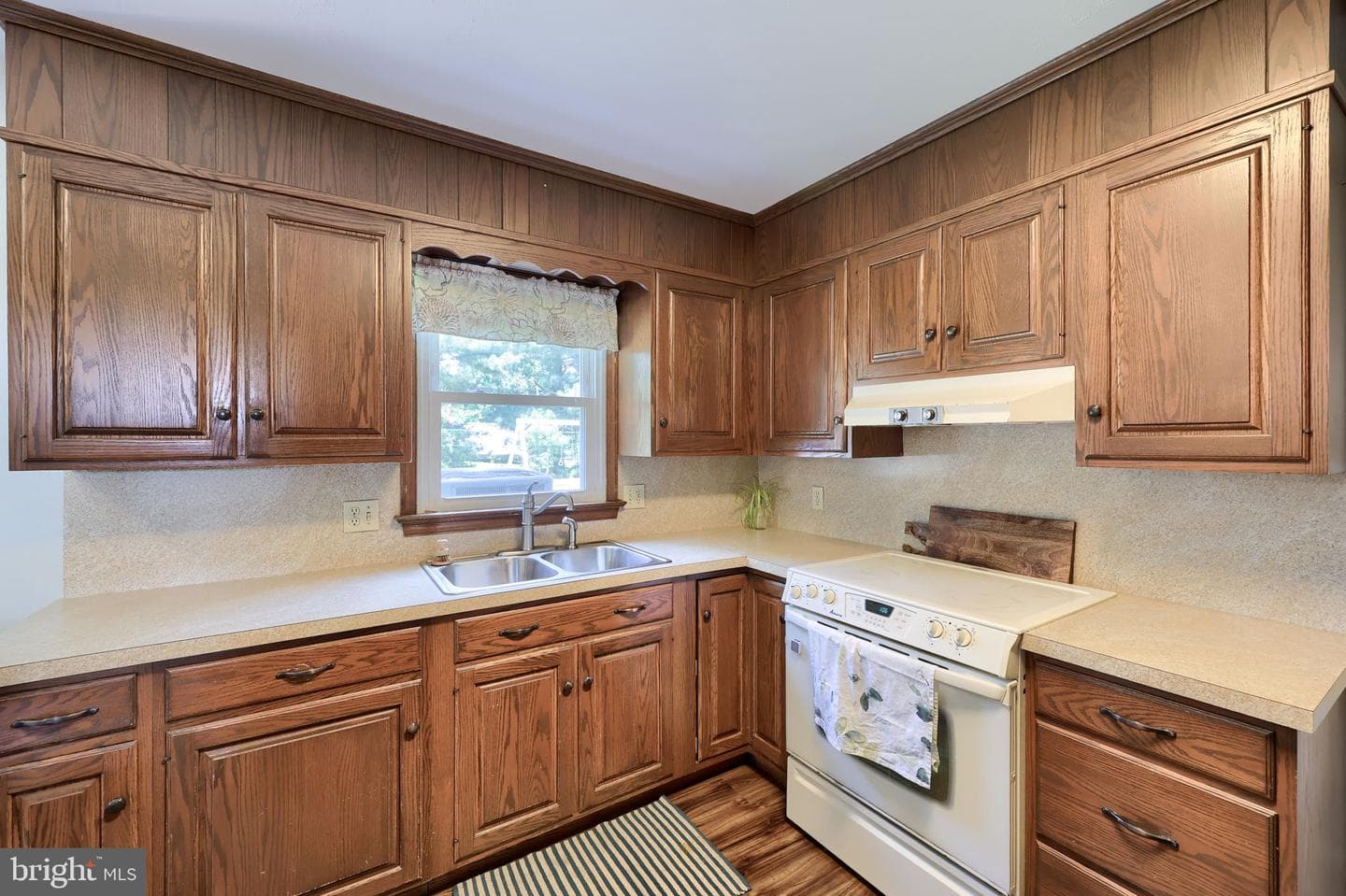 219 Tobacco Road photo 7