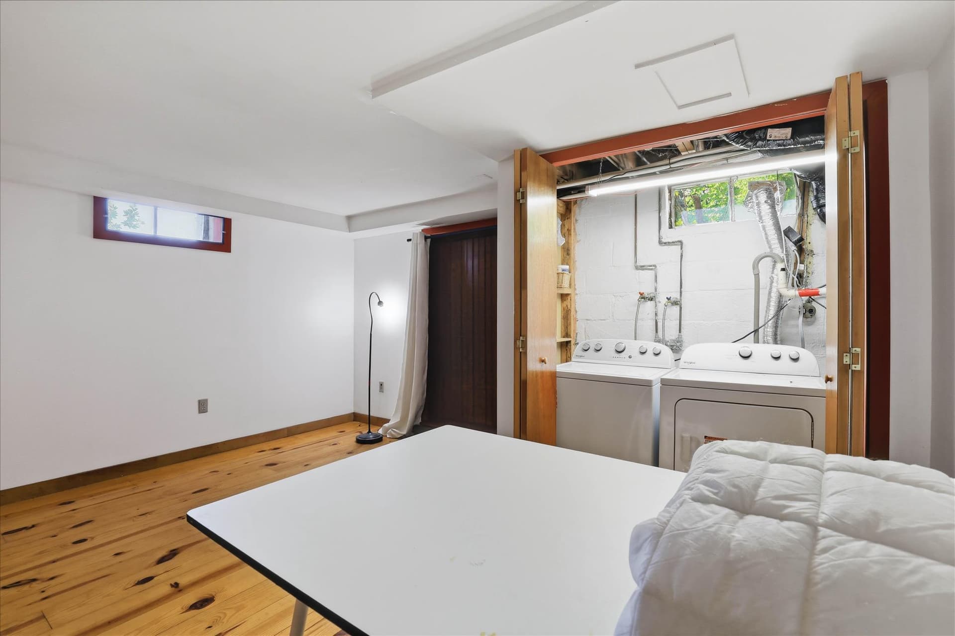 381 Barbara St photo 27
