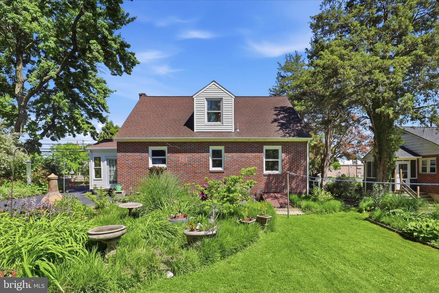 381 Barbara St photo 29