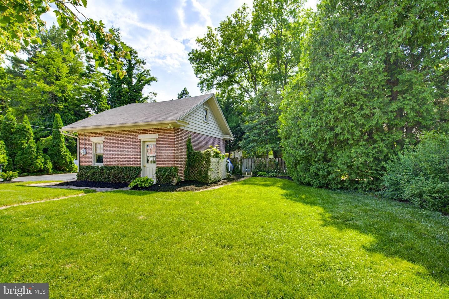 8 Mayfield Drive photo 37