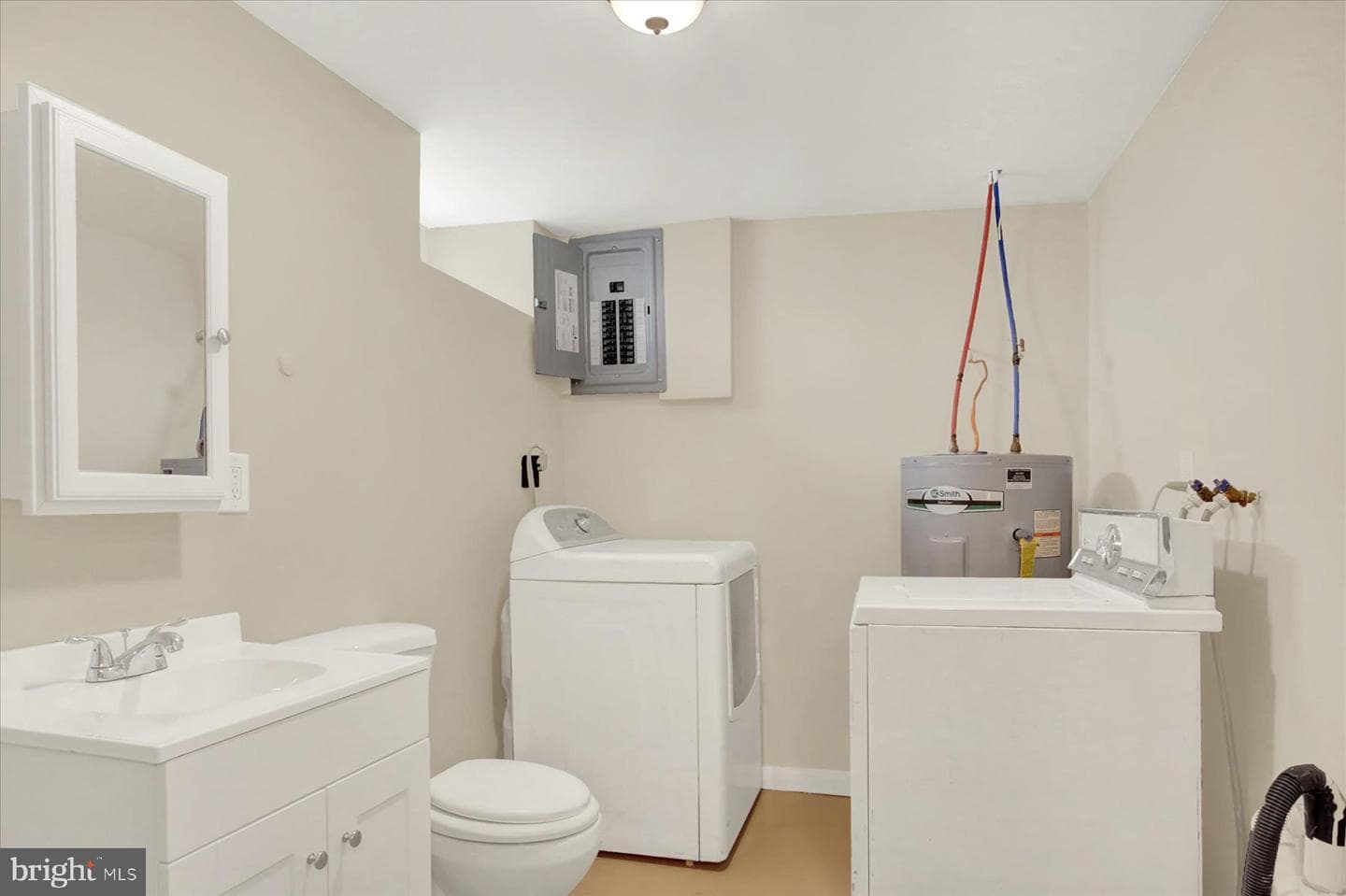 637 S Franklin Street photo 16