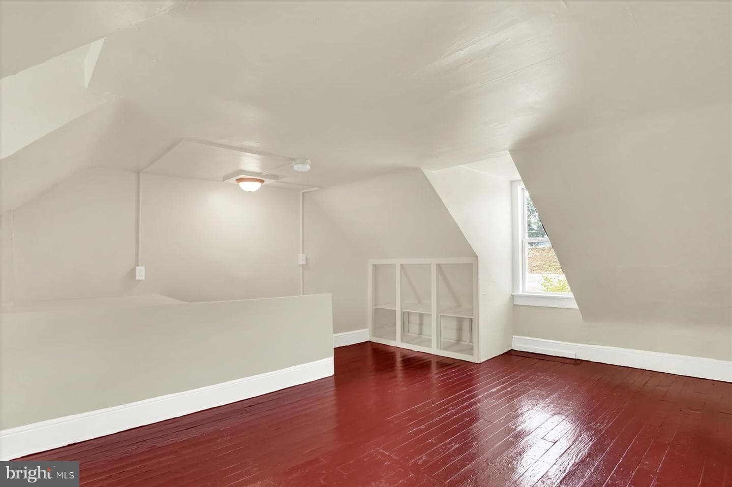 637 S Franklin Street photo 18