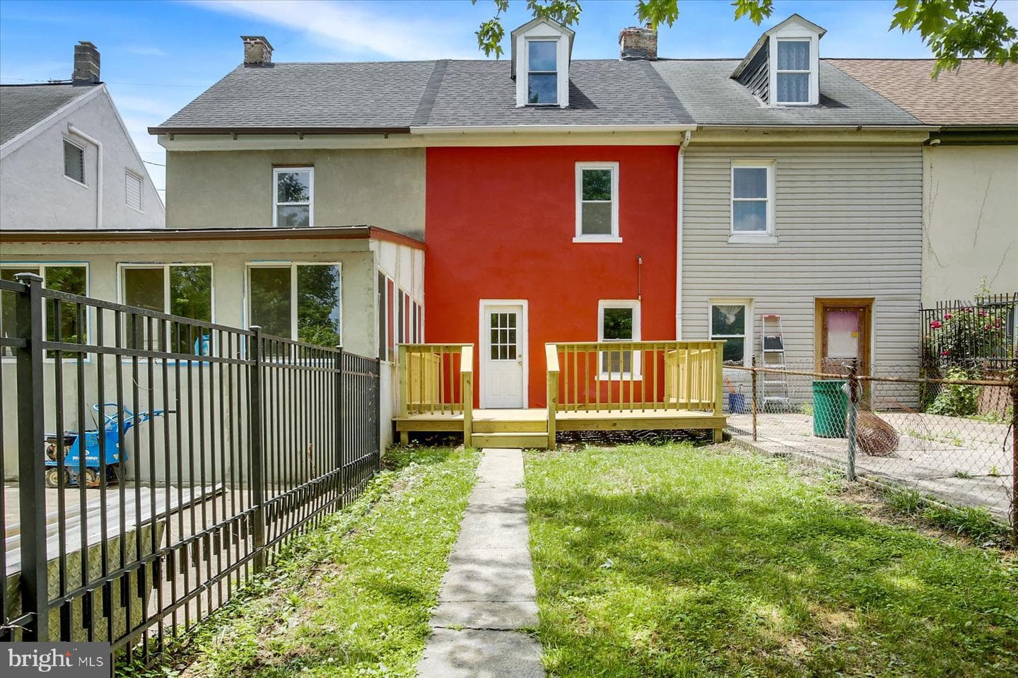 637 S Franklin Street photo 24