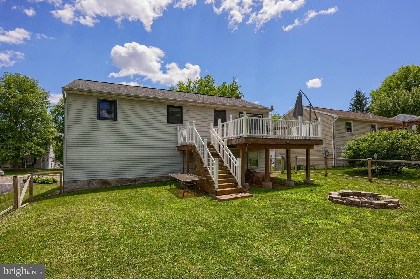 1070 Holly Lane photo 7