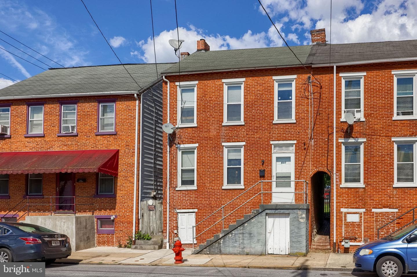 631 S Queen Street photo 2
