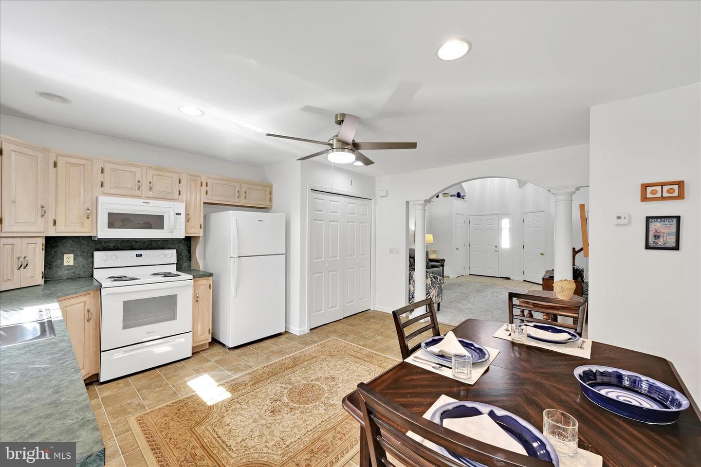 323 Hill Street photo 13